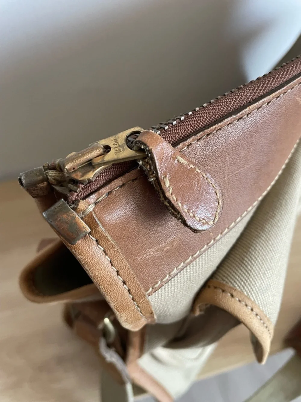 Brahmin x Sperry canvas vintage messenger laptop bag beige brown leather trim
